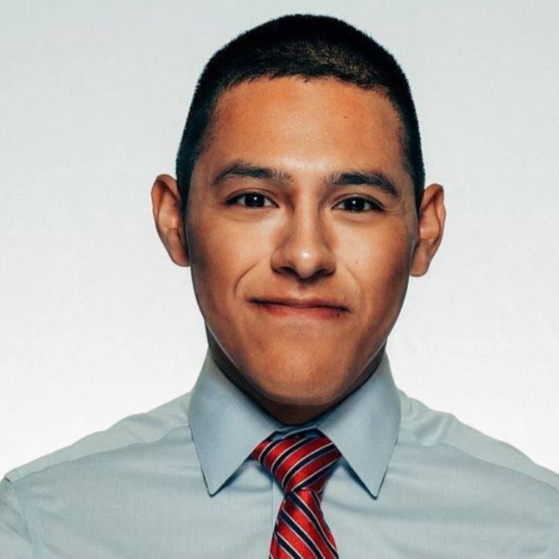 Julio Rosas headshot