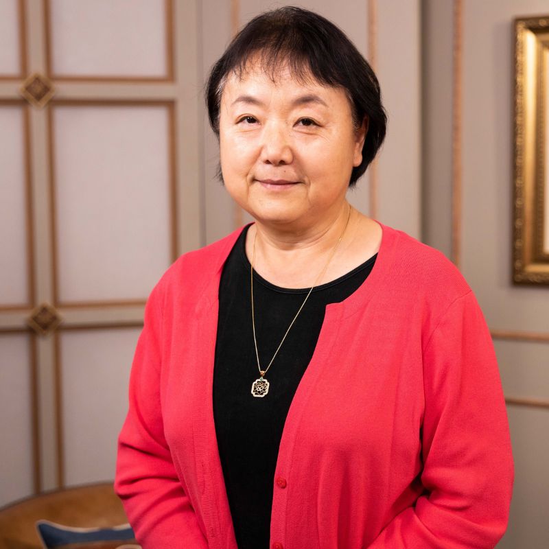 Xi Van Fleet headshot